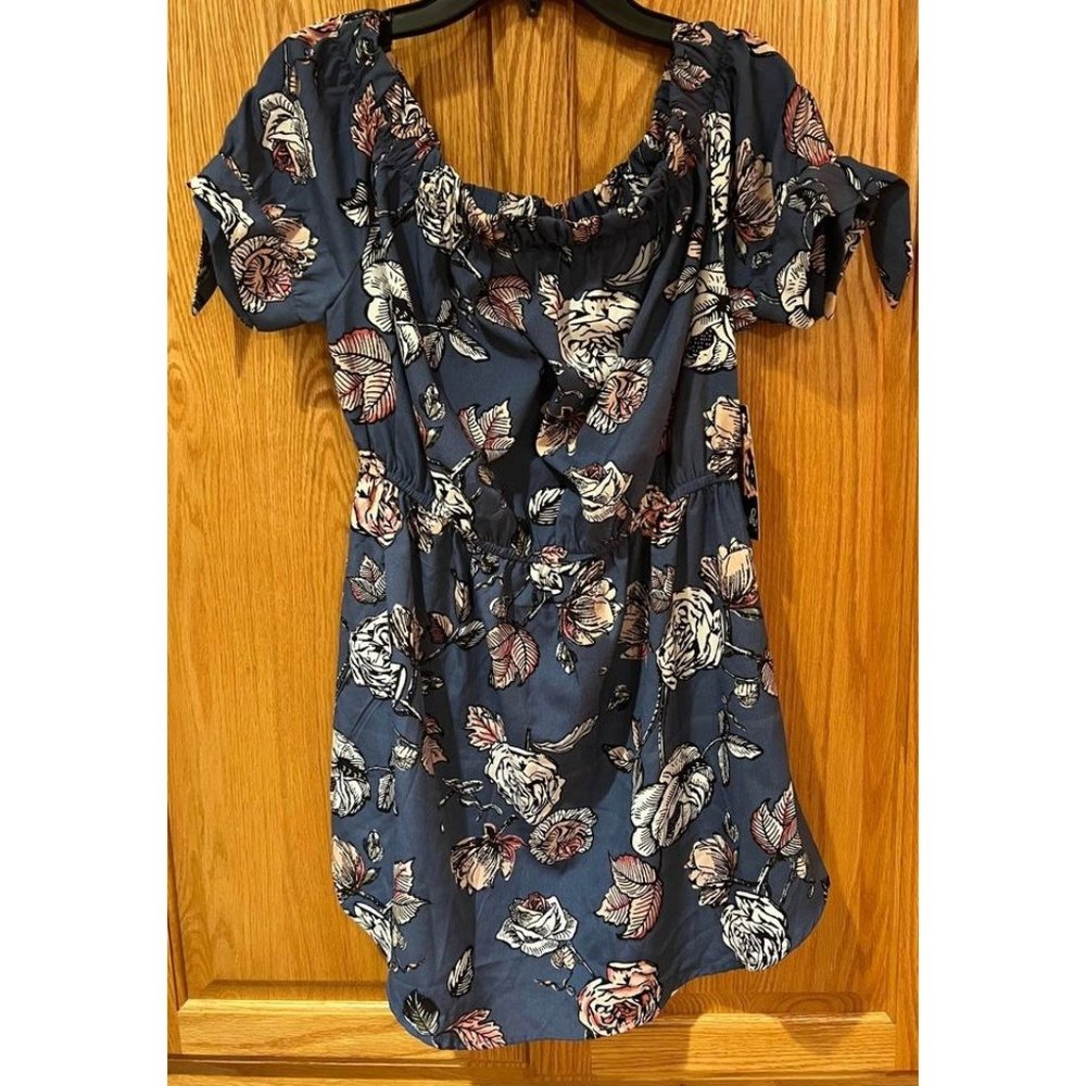 Hint of Blush Blue Floral Off-the-Shoulder Mini Dress Juniors‎ Size Medium NEW